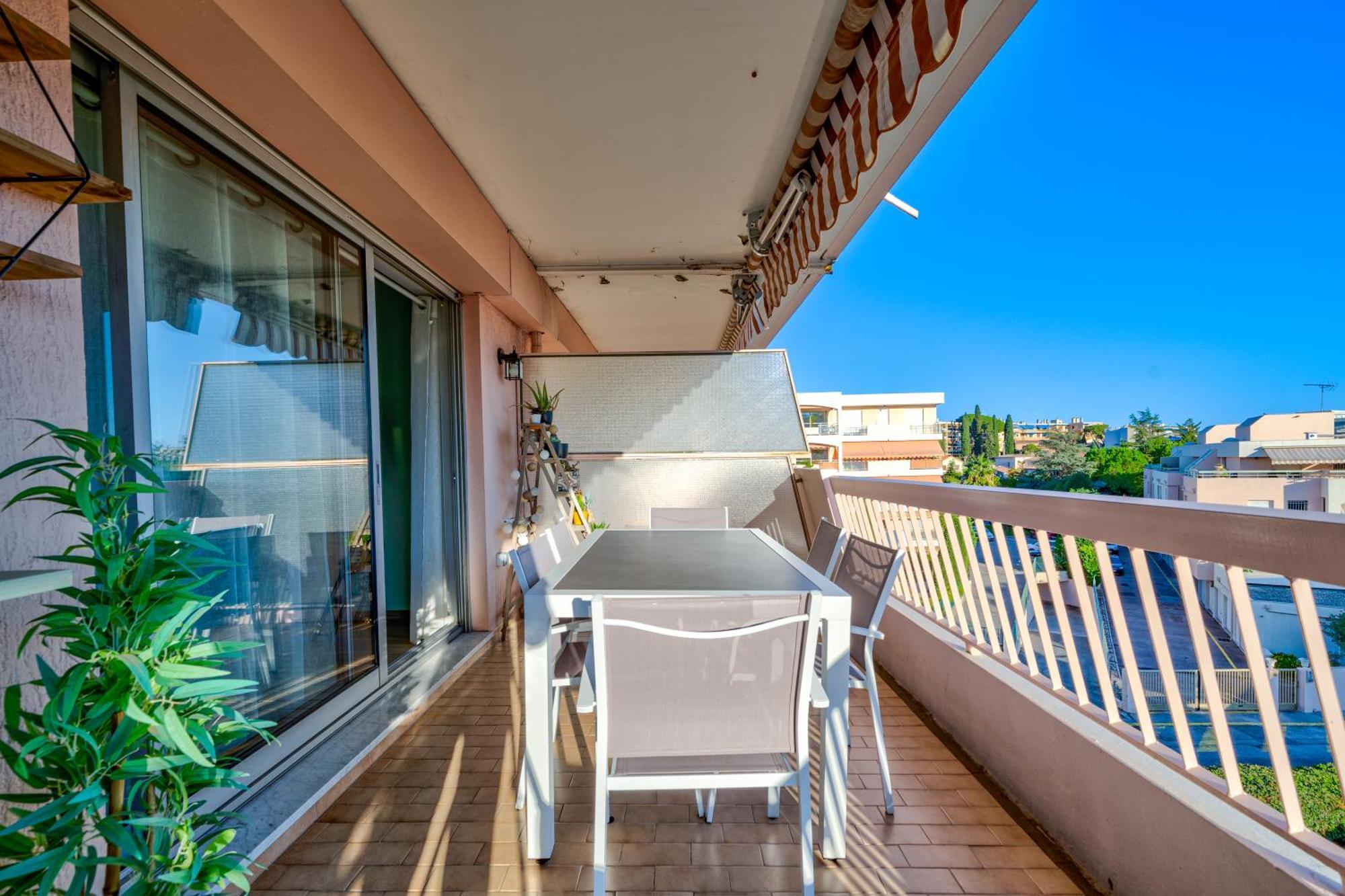 Apartment 3p En Plein De Coeur De Sur
